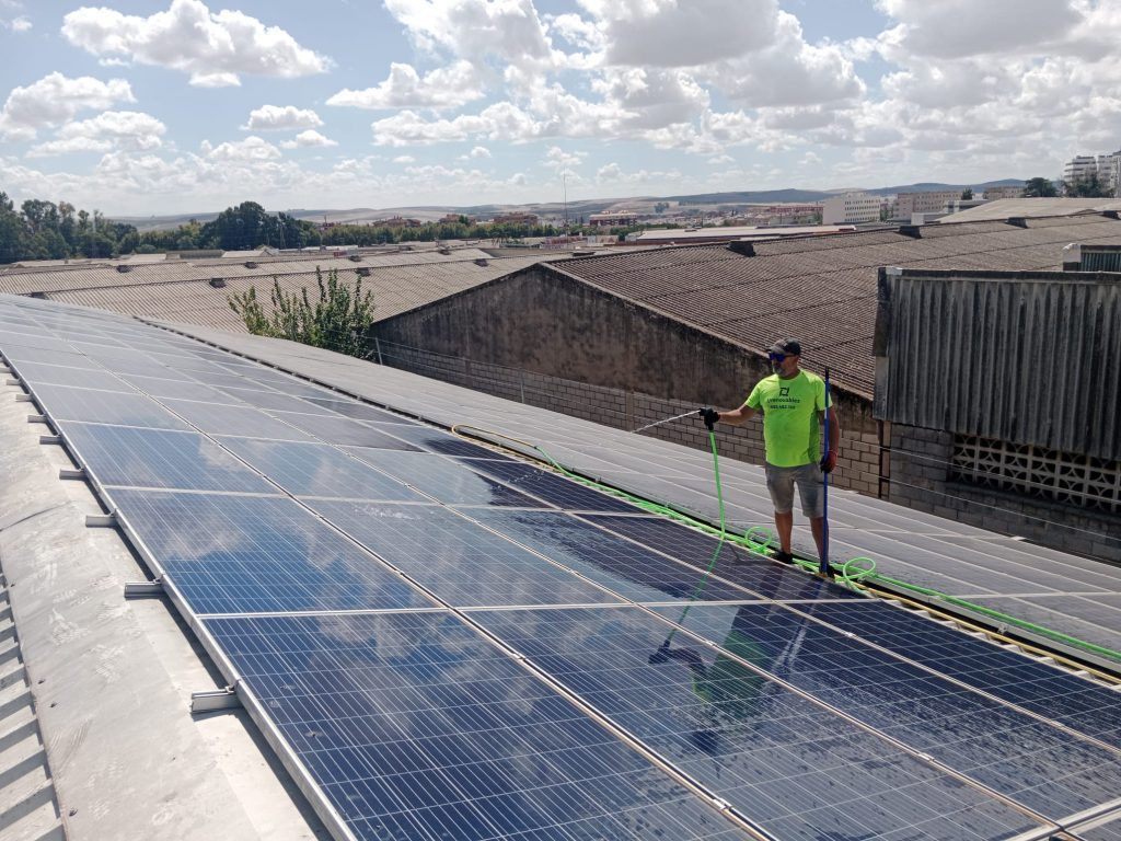 cleaning panel solar